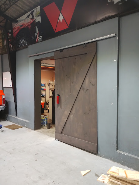 Acceso al área técnica dentro de Volcano Garage